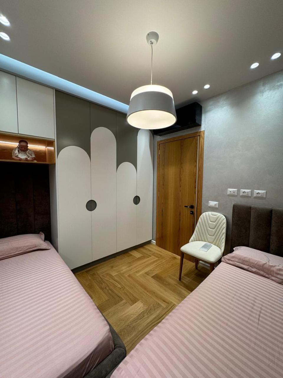 Apartment Doll House *
